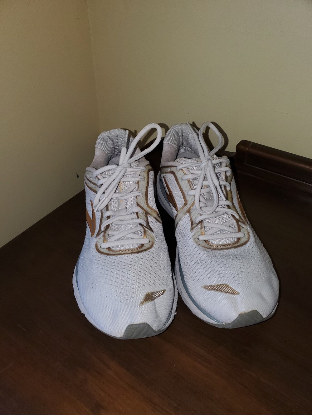 BROOKS ADRENALINE GTS 20 RUNNING ATHLETIC SHOES SZ 11